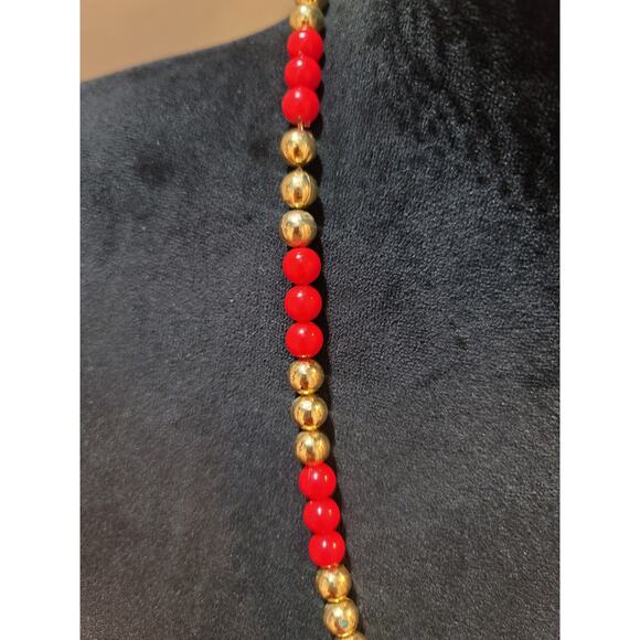 Women's Red Beaded Necklace With Gold Tone Beads And Spring Ring Lock Jewelry - Picture 5 of 6